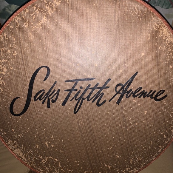 Vintage Sak’s Fith Avenue Fox Fur Hat with Hat Box - Picture 7 of 9